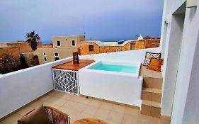 Lovely House At Oia Village Center